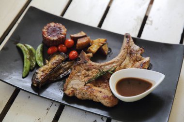 Izgara Porkchop biftek