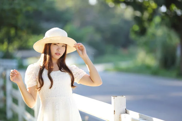 Asian girl portrait in nature — Stock Photo, Image