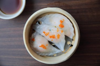 Çin yemeği dim sum bambu sepet içinde