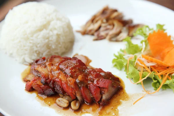 Comida china Carne de cerdo asada con arroz —  Fotos de Stock