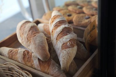 sepetin içinde ekmek