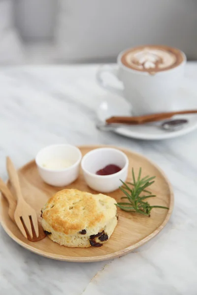 Scones in coffeeshop — Stockfoto