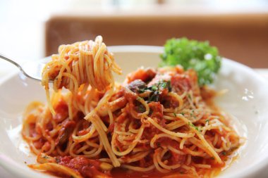 Spagetti bolognese biftek sosu