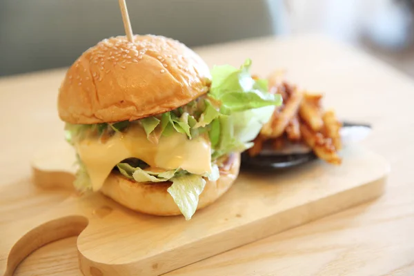 Hovězí Hamburger japonském stylu — Stock fotografie
