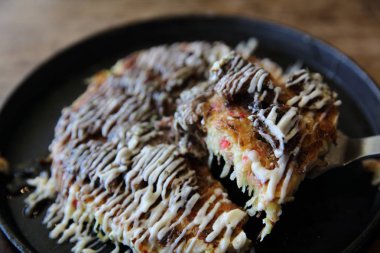 Japon yemeği okonomiyaki, Japon pizzası.