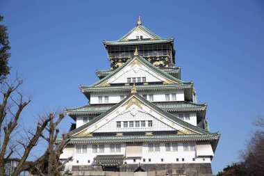 Osaka Kalesi ile mavi gök, Japon kale