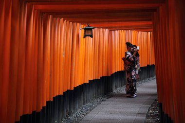 Kyoto - Haziran 4: Fushimi Inari Taisha tapınak Inari Kyoto. JAP
