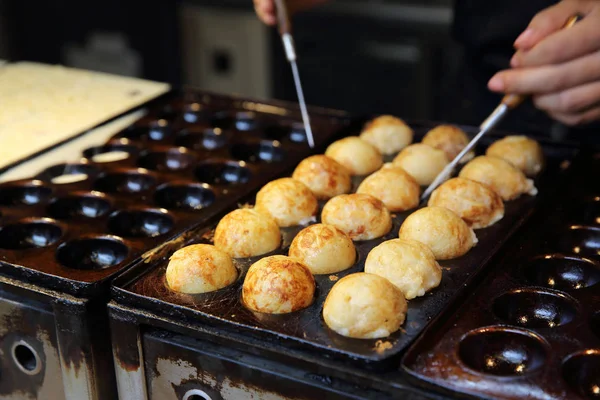 たこ焼きの日本食を調理する処理します。 — ストック写真