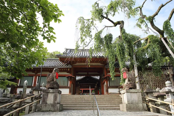 Temple japonais dans la ville de Nara — Photo