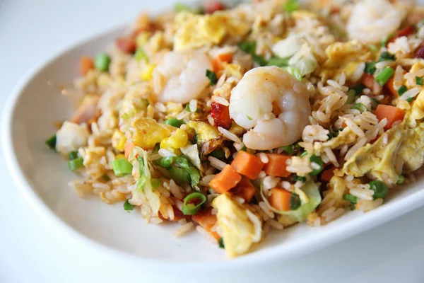 Shrimps gebratener Reis, chinesisches Essen — Stockfoto