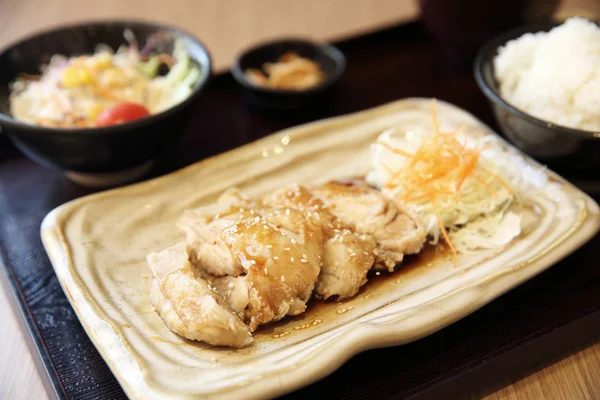 Pollo teriyaki con arroz —  Fotos de Stock