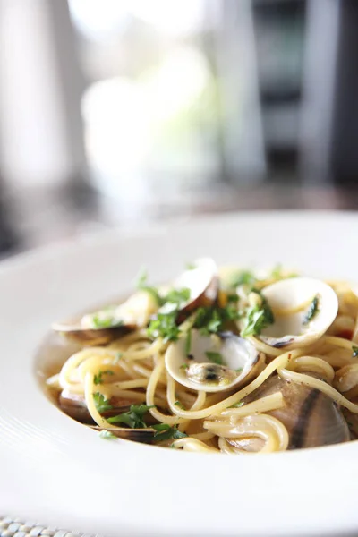 Spagetti Vongole, spagetti kagylóval és chili — Stock Fotó