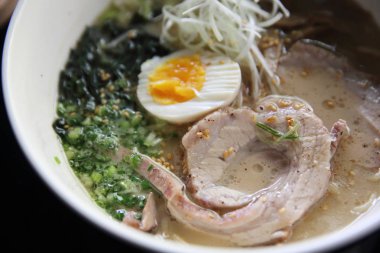 TONKOTSU şehriye ranmen Japon yemekleri 