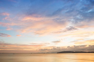 Mavi Altın gökyüzü günbatımı