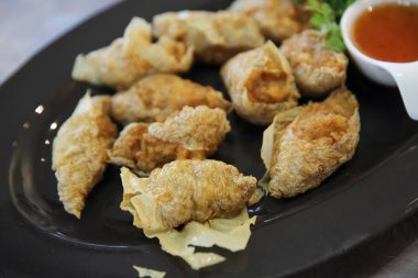 Çin kızarmış karides topu