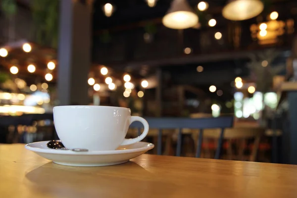 Cappuccino caffè su fondo legno — Foto Stock