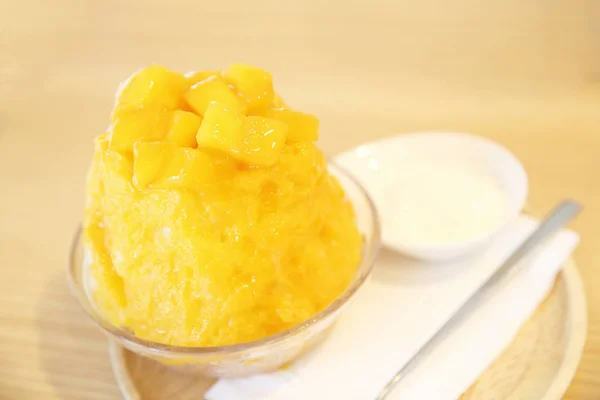 Japanese sweet food , Mango shaved ice — Stock Photo, Image