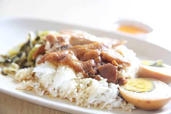 Cuisse de porc cuite au riz — Photo
