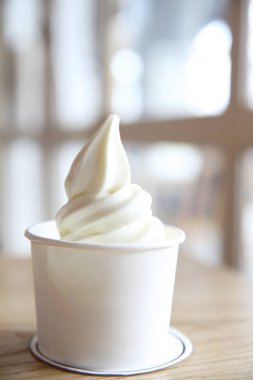 Ahşap üzerine Japaese yumuşak dondurma 