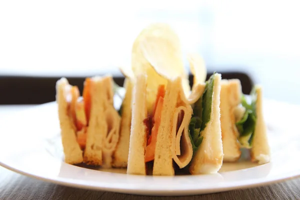 Club sandwich på trä — Stockfoto