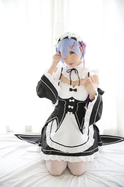 Gadis cosplay anime Jepang dengan nada putih — Stok Foto