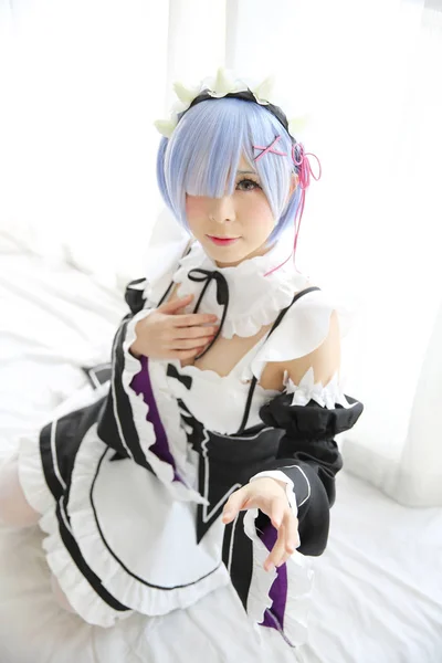 Japonya anime cosplay kız beyaz ses tonuyla — Stok fotoğraf