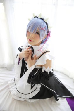 Japonya anime cosplay kız beyaz ses tonuyla