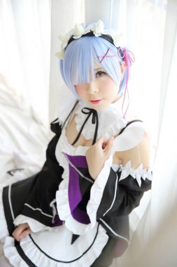 Japonya anime cosplay kız beyaz ses tonuyla