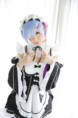 Japonya anime cosplay kız beyaz ses tonuyla