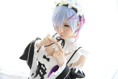 Japonya anime cosplay kız beyaz ses tonuyla