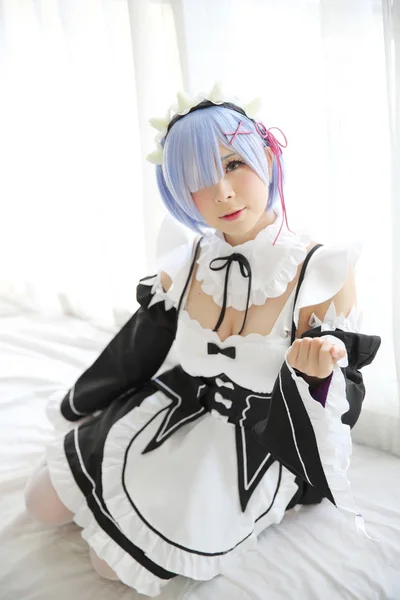 Dziewczyna cosplay anime Japonii w biały ton — Zdjęcie stockowe