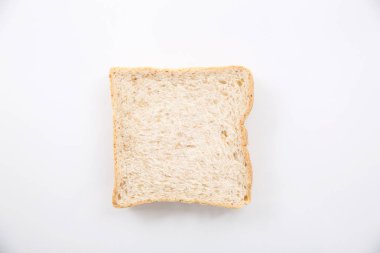 Beyaz arka plan üzerinde izole dilimlenmiş tahıllar ekmek