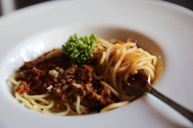 Spagetti bolognese koyu tonda