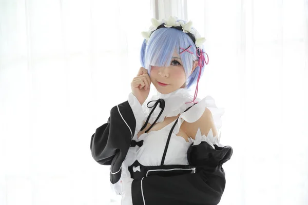 Japão anime cosplay menina em tom branco — Fotografia de Stock