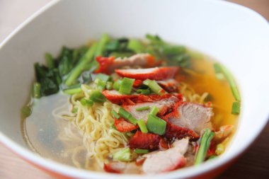 Izgara domuz Çin yemeği Şehriyeli