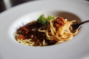 Spagetti bolognese koyu tonda