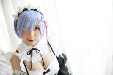 Japonya anime cosplay kız beyaz ses tonuyla
