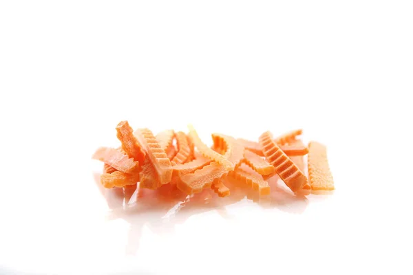 Paus de cenoura fatia isolada em fundo branco — Fotografia de Stock