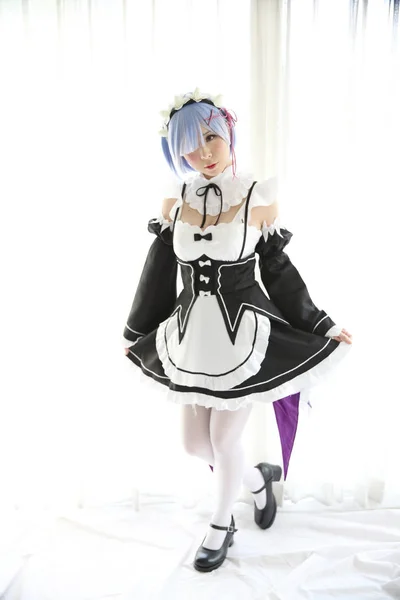 Japon anime cosplay fille dans le ton blanc — Photo