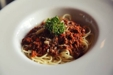 Spagetti bolognese koyu tonda