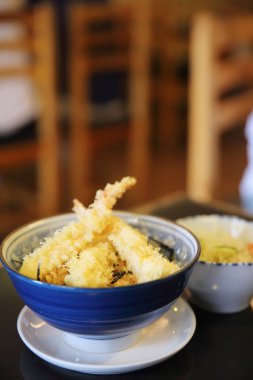 Tempura don, Kızarmış karides Japon tarzı pirinç