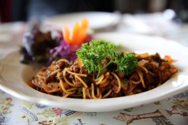 Spagetti bolognese biftek domates sosu sebzeli İtalyan fo