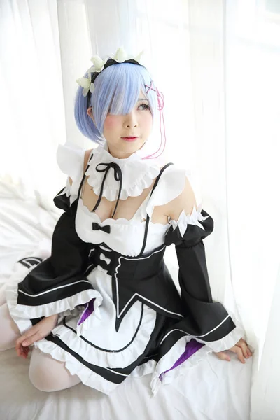 Japan anime cosplay flicka i vit ton — Stockfoto