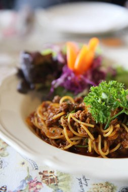 Spagetti bolognese biftek domates sosu sebzeli İtalyan fo