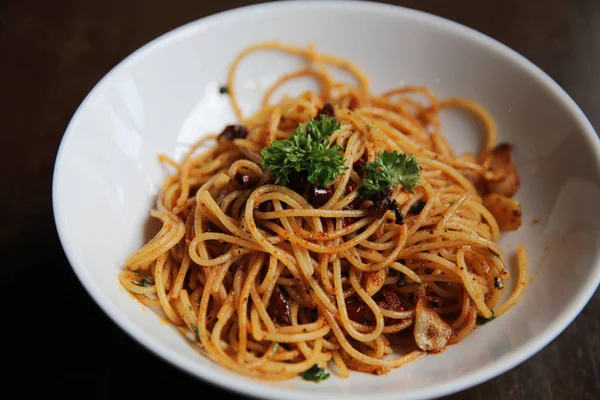 Espaguete com pimenta e alho, espaguete peperoncino, Itali — Fotografia de Stock