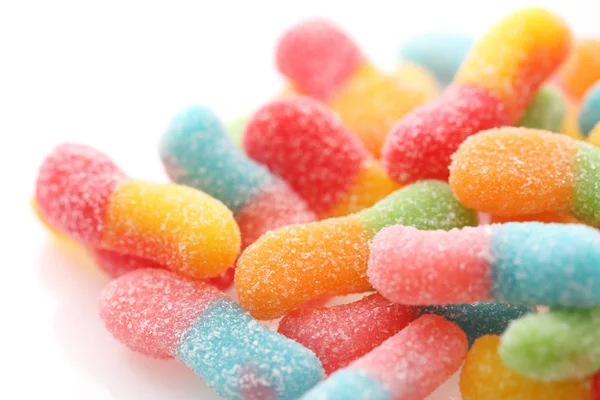 Bunte Gummibärchen Zuckerbonbons aus nächster Nähe isoliert in weißem Ba — Stockfoto