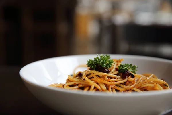 Espaguete com pimenta e alho, espaguete peperoncino, Itali — Fotografia de Stock