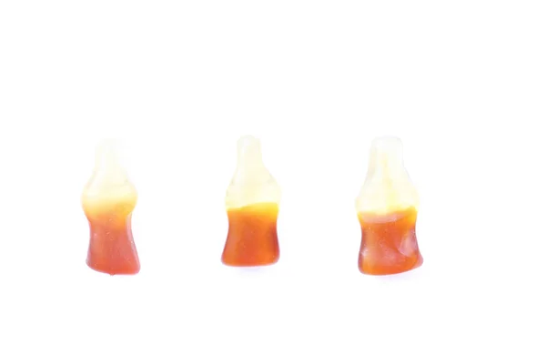 Gummy godis med cola hjärtat ägg ring Björn isolerade i vit baksida — Stockfoto