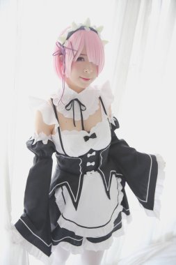 Japonya anime cosplay kız portre beyaz ses tonuyla