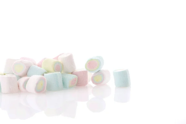 Pastel Marshmallows Coloridos Isolados Fundo Branco — Fotografia de Stock